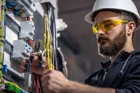 what is a journeyman electrician