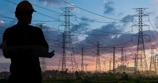 voltage on high power lines